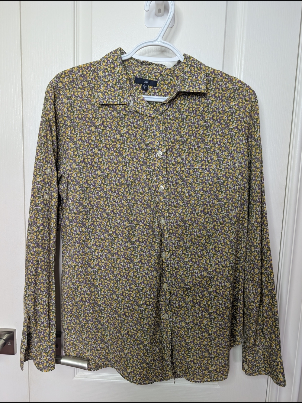 GAP Women's Floral Button-Down Shirt in Olive and Yellow